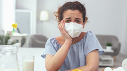 Si ta dalloni ftohjen, gripin dhe COVID-19