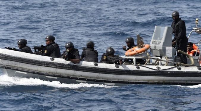 Anija me pronar shqiptar rrëmbehet nga piratët në Nigeri