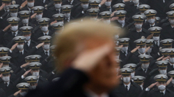 Paparashikueshmëria e Trumpit vë ushtrinë në alarm të kuq