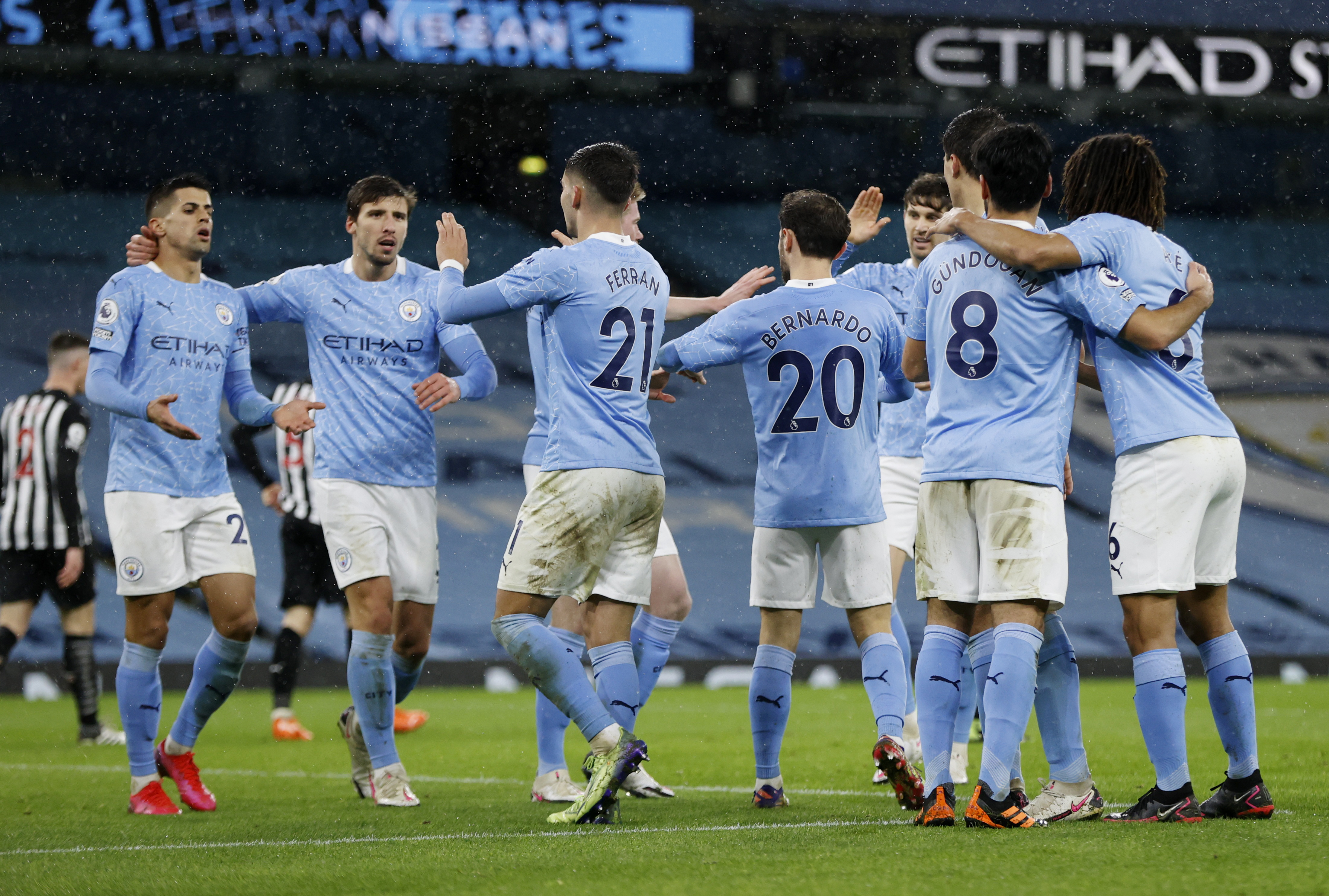 Shtyhet ndeshja Everton-City, dy futbollistë u infektuan me COVID-19