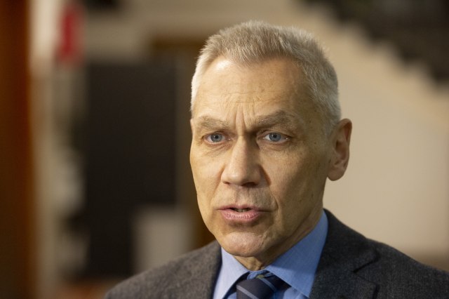 Ambasadori Harçenko paralajmëron përfshirjen e Rusisë në negociatat me Kosovën nëse e fton Serbia