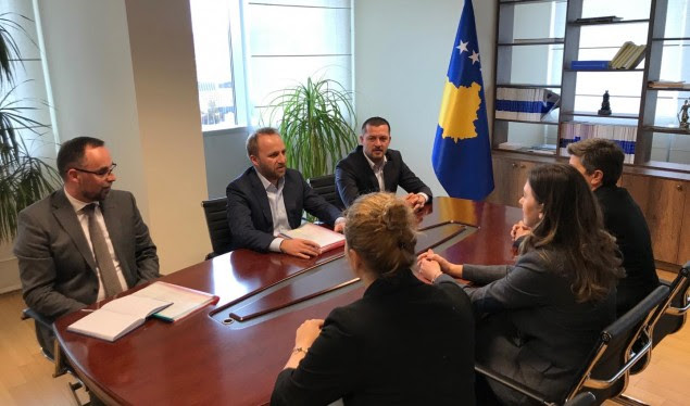 Albulena Haxhiu pranon zyrtarisht detyrën e ministres së Drejtësisë nga Tahiri