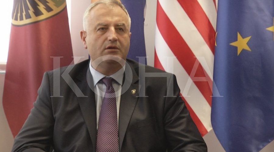 Berisha: Jam i lumtur që mandatin po ia dorëzoj shokut të luftës