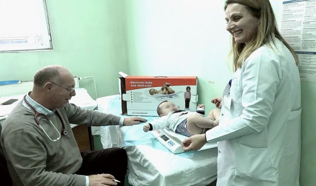 Dhurohen pajisje mjekësore për foshnje në Klinikën e Neonatologjisë në Mitrovicë