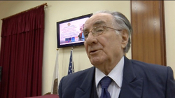 Jani Thomai e ka me merak një fjalor të gjuhës shqipe me më shumë se 100 mijë fjalë