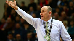 Peja zyrtarizon trajnerin e ri