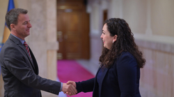 Sllovenia mbështet liberalizimin e vizave për Kosovën
