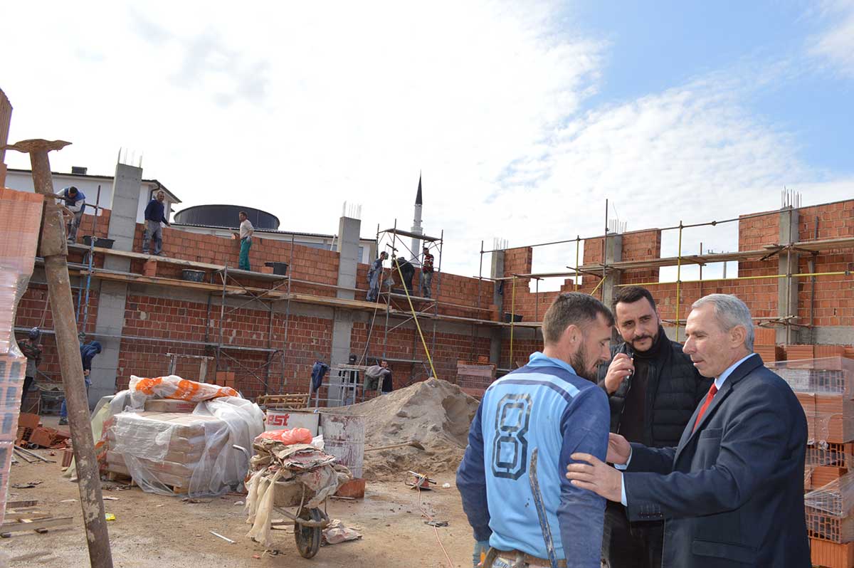 Vazhdon ndërtimi i sallës së sportit në Astrazup të Malishevës