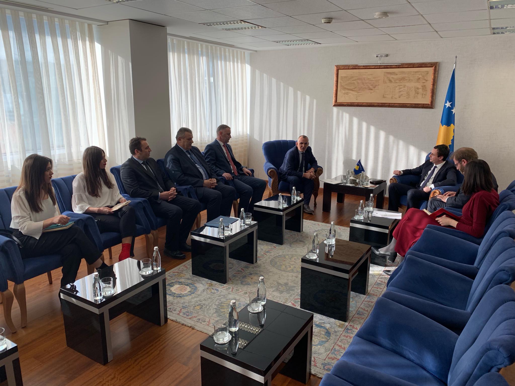 Afaristët kërkojnë nga Kurti rregullimin e infrastrukturës ligjore