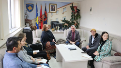 Kryetari i Lipjanit bisedon me përfaqësuesit e BB-së për aktivitetet e rinisë