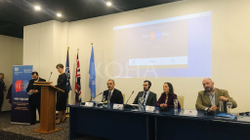 Shqipja midis sprovave në institucione e shtet