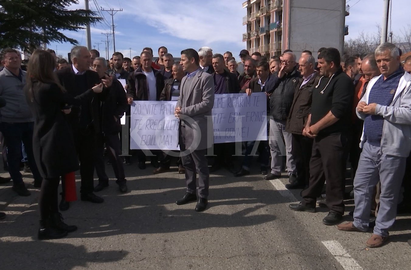 Banorët e Rakoshit protestuan për ndërprerjet e shpeshta të rrymës