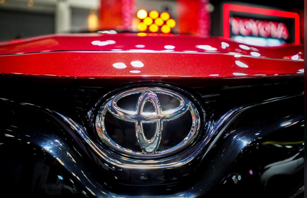 Toyota planifikon të hapë fabrikë të veturave elektrike në Kinë