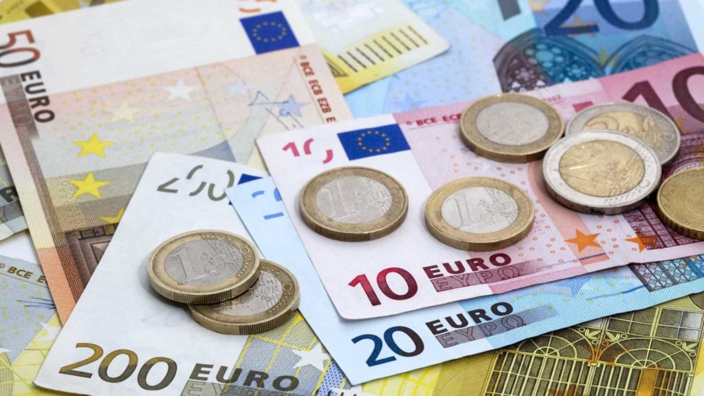 Shqiptarëve u duhen 143 vjet që të bëhen milionerë, paratë bëhen më shpejt në Luksemburg