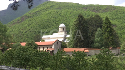 Vuçiqi kërkon që urgjentisht të ndalen punimet në zonën e Manastirit të Deçanit