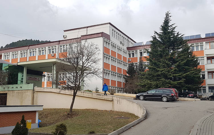 Stafi i Spitalit të Pejës po hetohet për trajtim të pandërgjegjshëm mjekësor, konfirmon Prokuroria