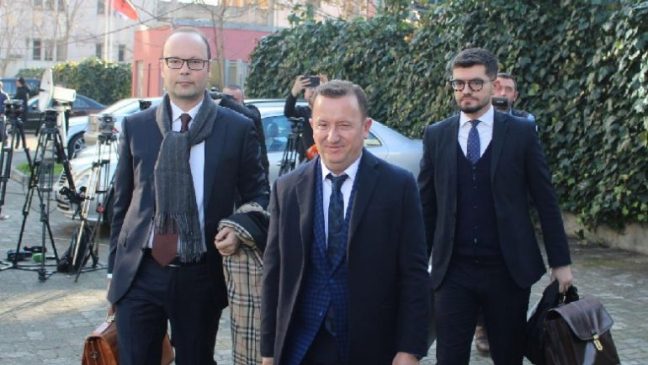 Gjykata e Tiranës pushon çështjen ndaj Bashës e dy zyrtarëve të PD-së për lobimin në SHBA