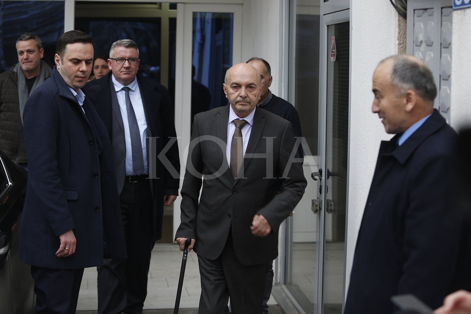 Mustafa paralajmëron vetëm edhe një takim vendimtar me Kurtin