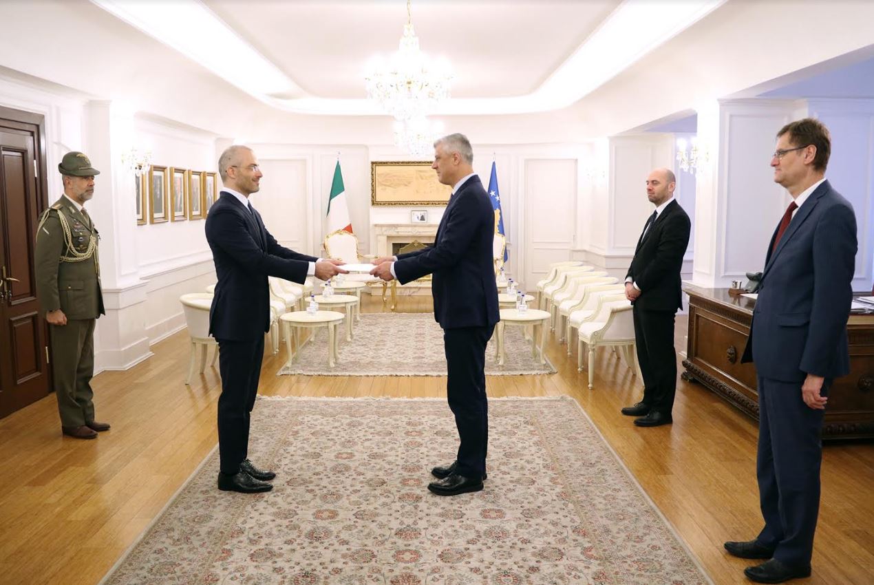 Thaçi pranon kredencialet e ambasadorit të ri të Italisë, Nicola Orlando