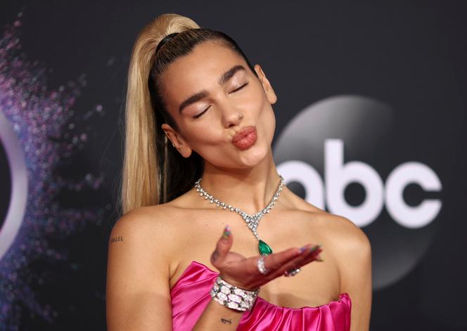 Dua Lipa i fiton 2 nominime për çmimet “NME”, me hitin e saj të fundit “Don’t Start Now”