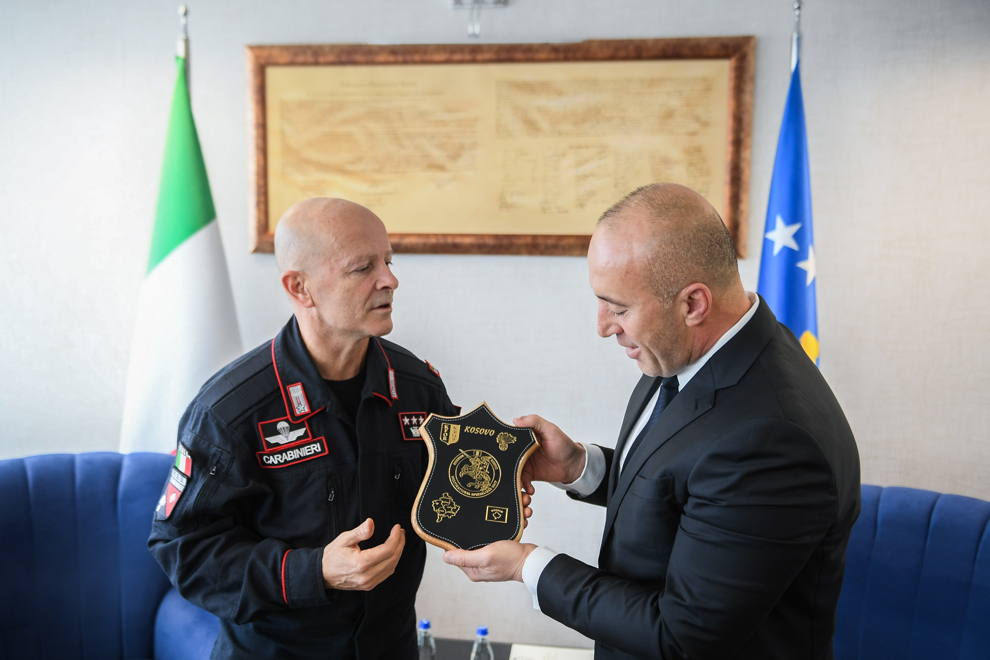 Haradinaj në takim lamtumirës me komandantin e karabinierëve italianë në Kosovë, Paolo Pelosi