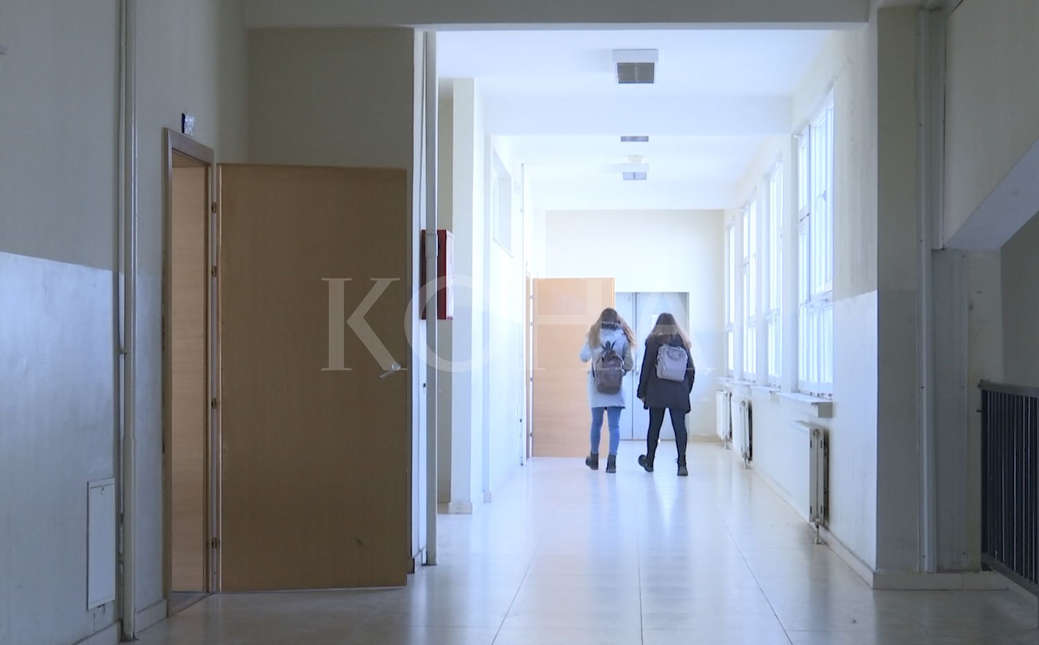 Një muaj paraburgim mësimdhënësit në Vushtrri, i dyshuar për ngacmim seksual 