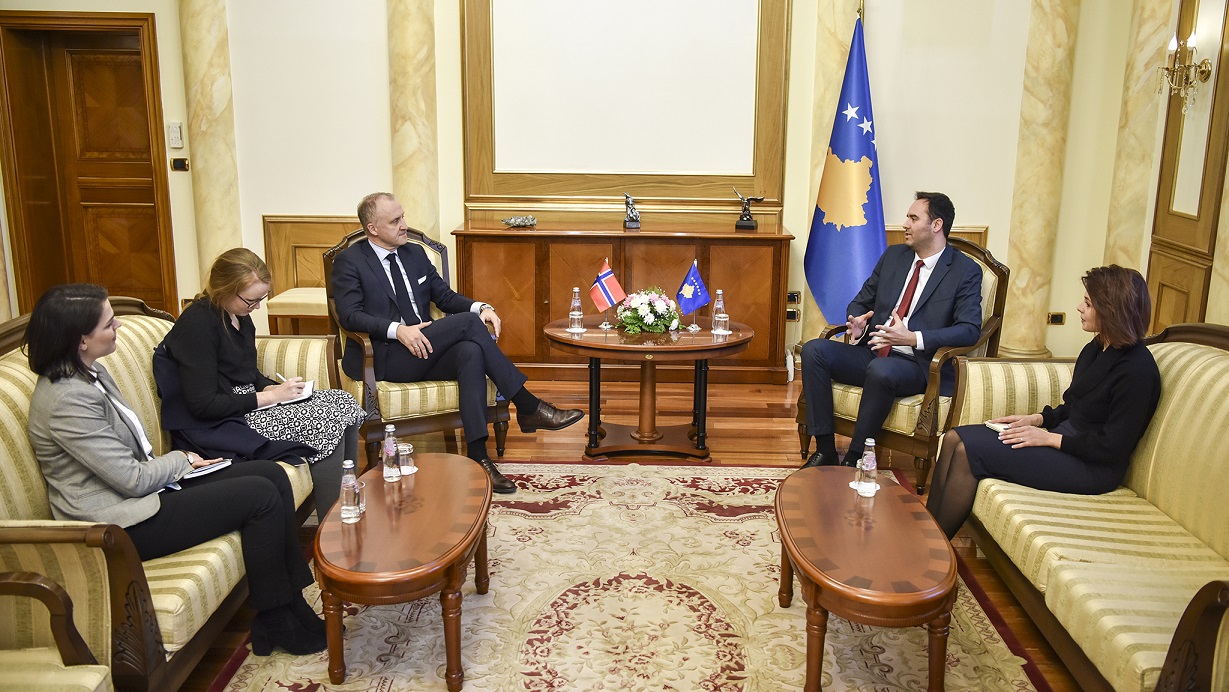 Ambasadori norvegjez i premton Konjufcës vazhdimin e mbështetjes për Kosovën