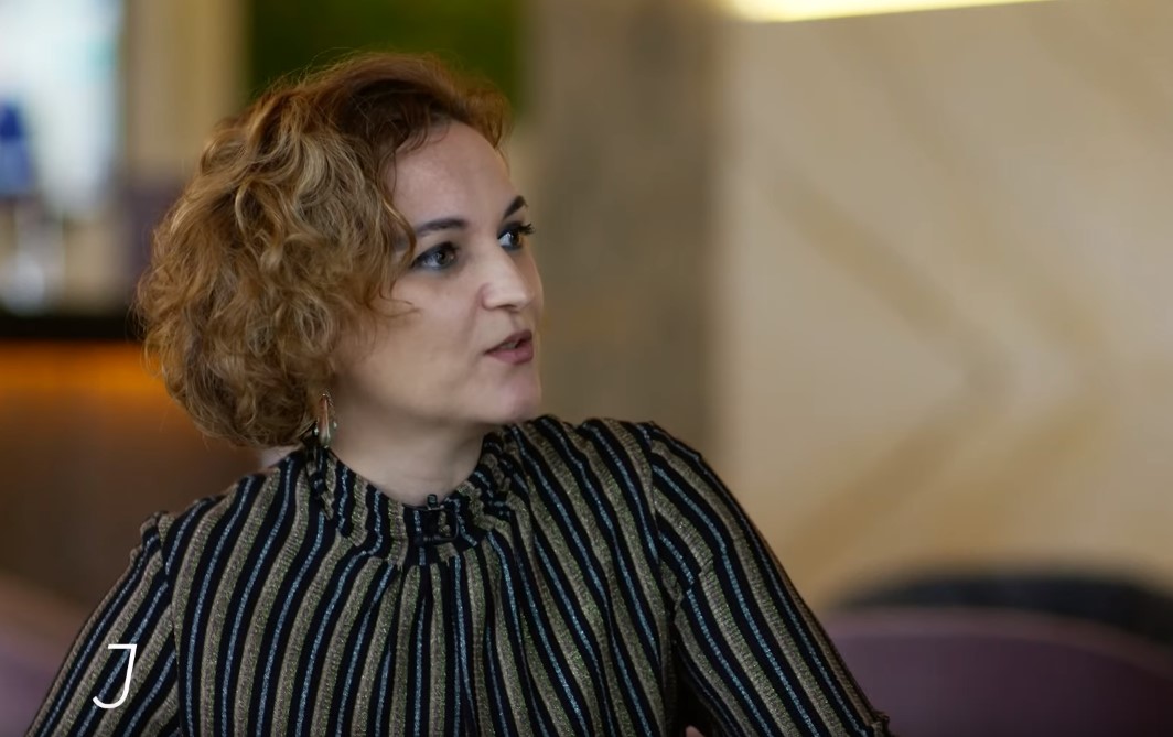 Tash 20 vjet në Azi, udhëton vetëm me pasaportë të Kosovës