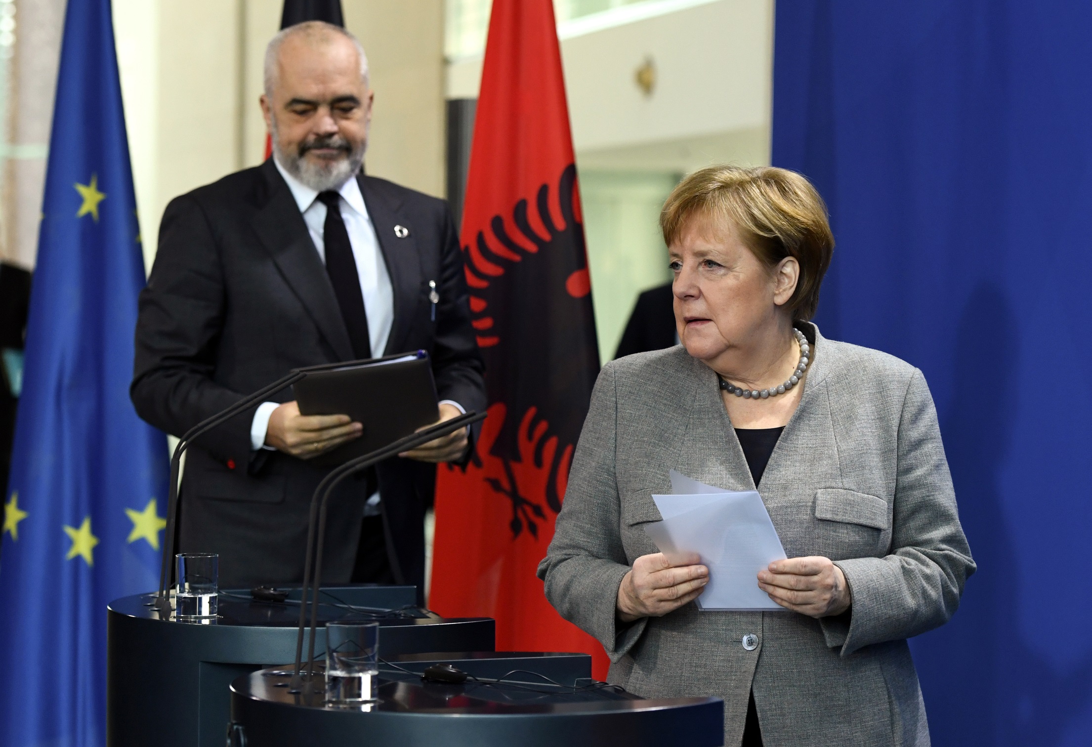 Rama thotë të ketë diskutuar me Merkelin për Mini-Schengenin Ballkanik, sërish akuzon liderët kosovarë