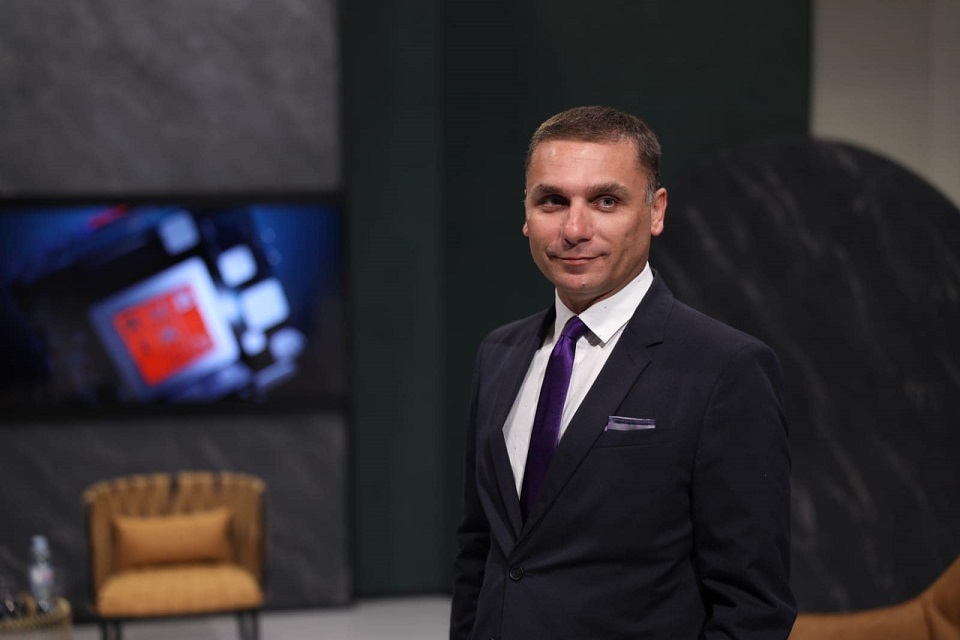 Kelmendi: Qeveria e pakicës skenar katastrofal, VV e LDK duhet të mendojnë edhe për Kosovën