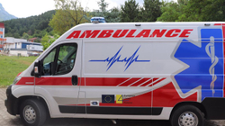 Dy versione të Policisë për vdekjen e pacientit në autoambulancën e aksidentuar