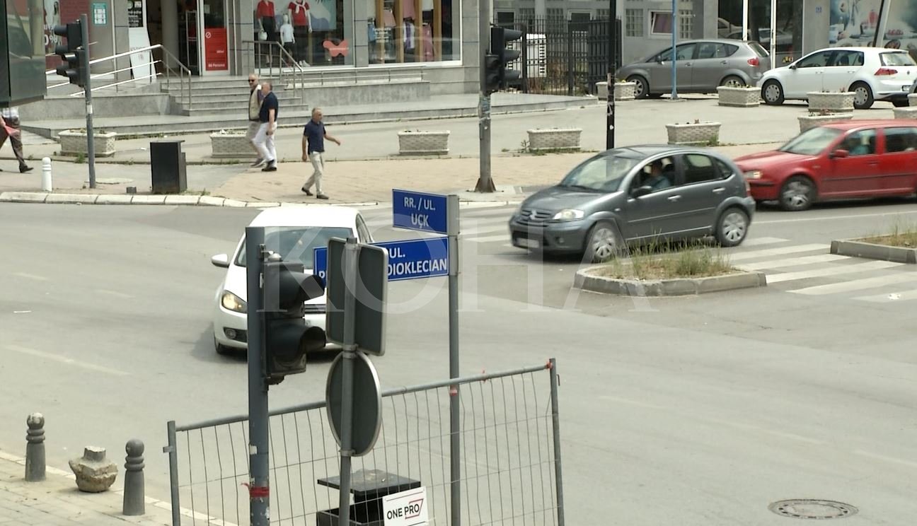 Disa semaforë në Prishtinë jashtë funksionit, banorët ndihen të rrezikuar