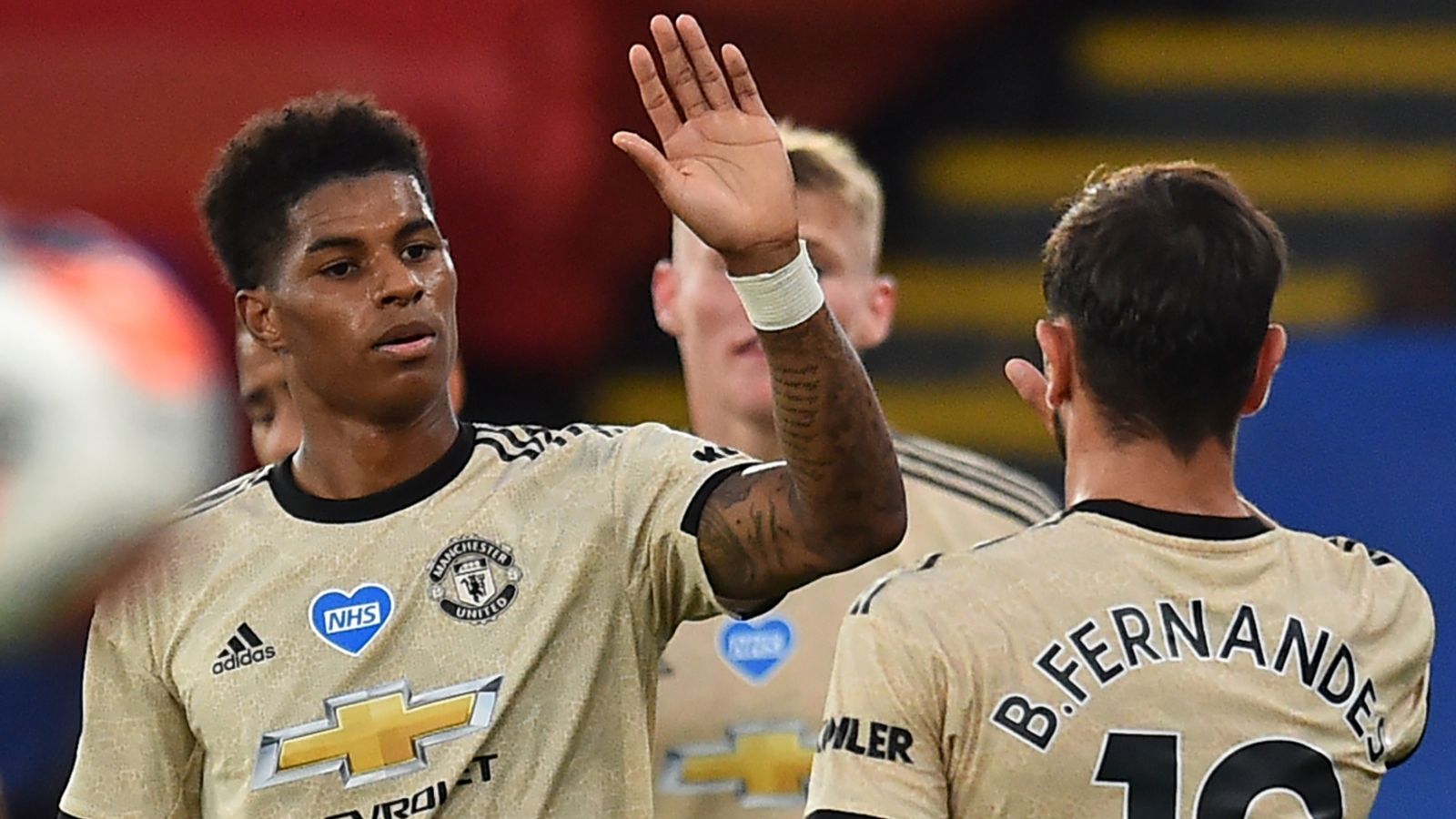 Man Utd nuk lejon befasi, vazhdon garën për Champions