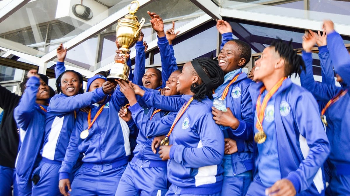 Në një mbretëri të vogël malore afrikane, një klub futbolli po bën ndryshime sociale