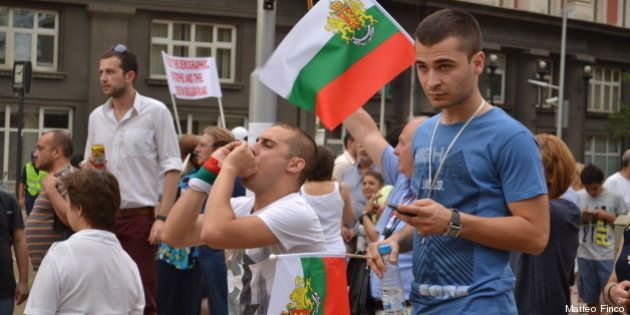 Bullgarët në protesta, pavarësisht se qeveria i mbijetoi një mocioni mosbesimi