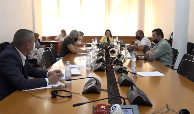 Deputetët e infektuar me koronavirus, s’votohet Projektligji për Mbrojtjen e Vlerave të Luftës së UÇK-së
