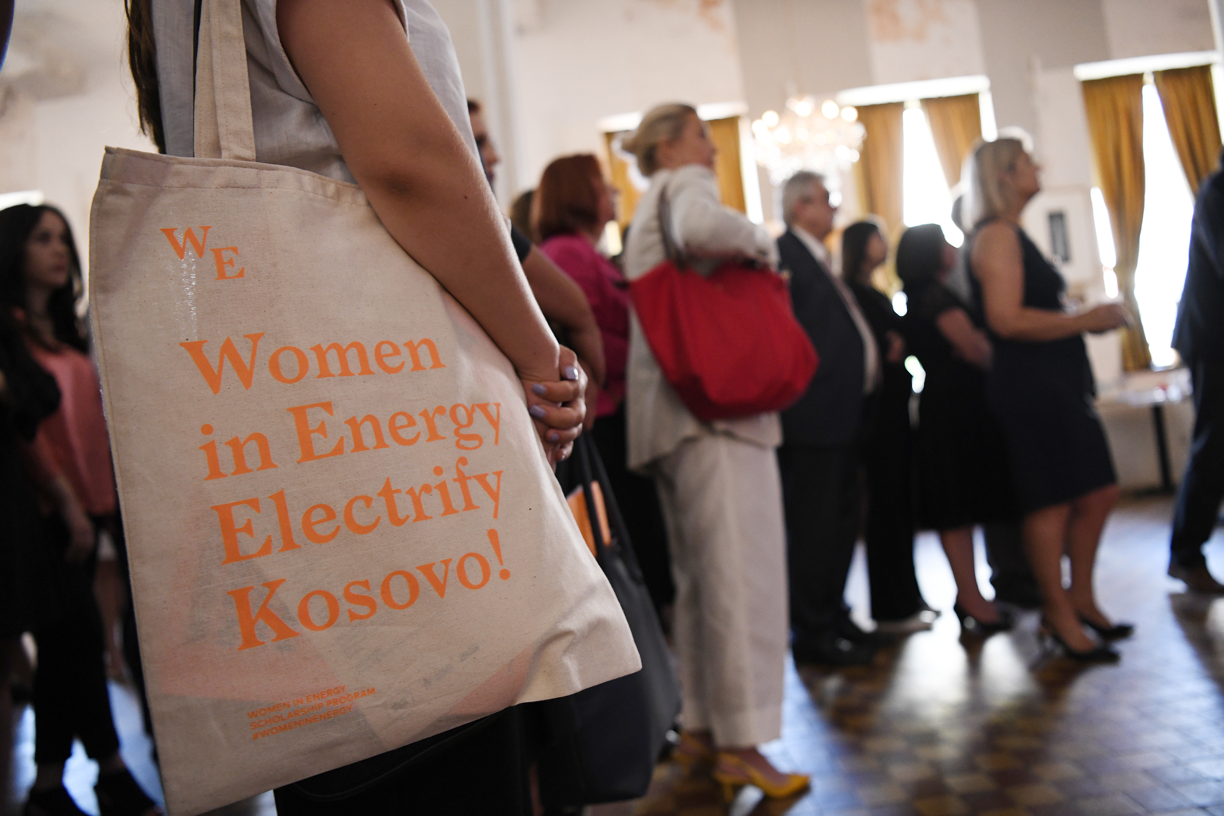 MFK shpall 10 pozitat e para për punë praktike nga Programi Gratë në Energji