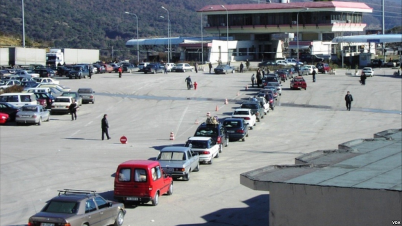 Greqia shtyn deri më 14 gusht memorandumin për bllokimin e kufirit me Shqipërinë