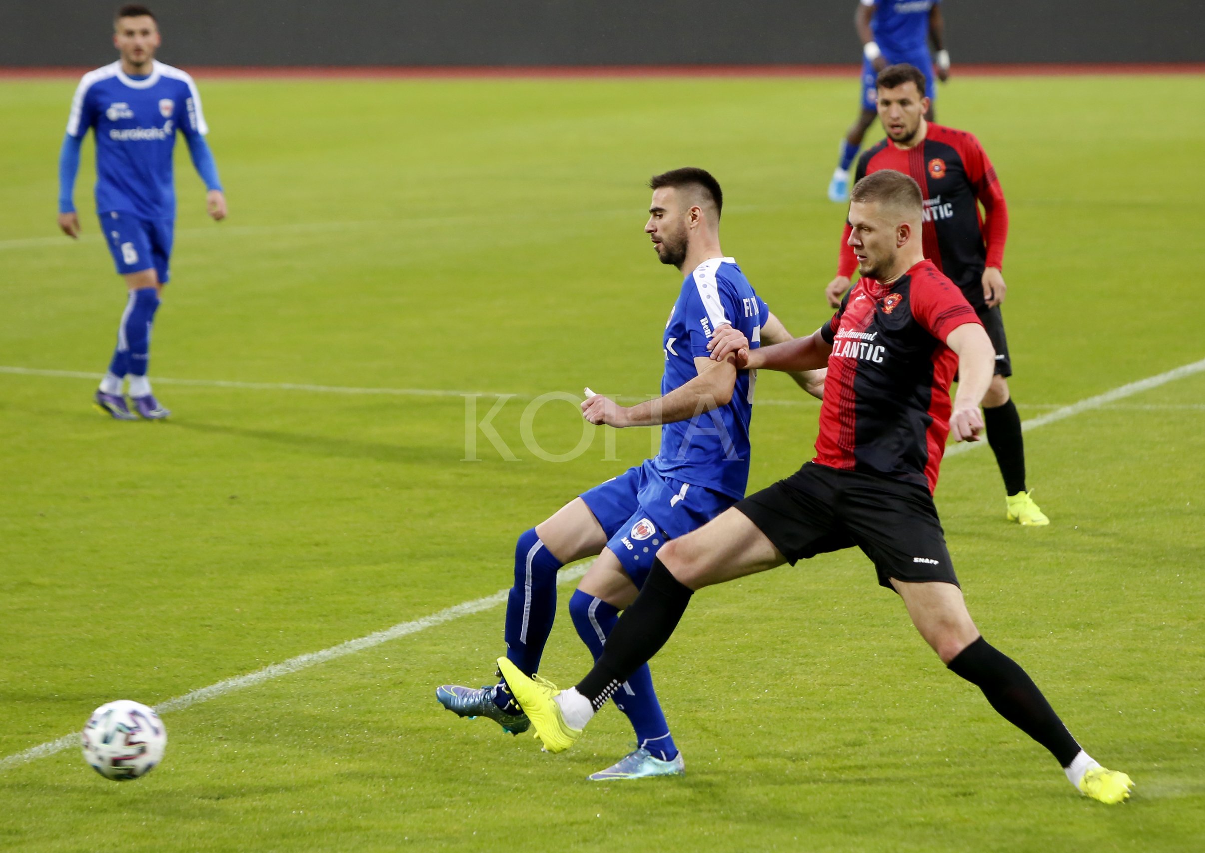 Rikthehet futbolli në Kosovë, Prishtina e Drenica po përballen në “Fadil Vokrri”