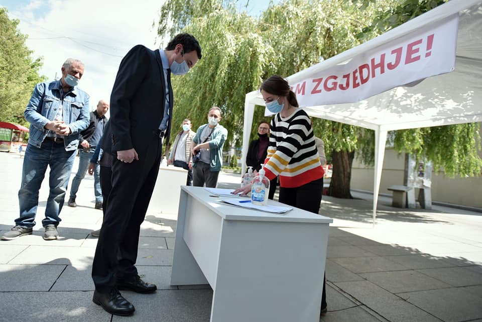 Kurti nënshkruan peticionin: Zgjedhjet janë qëllimi ynë politik
