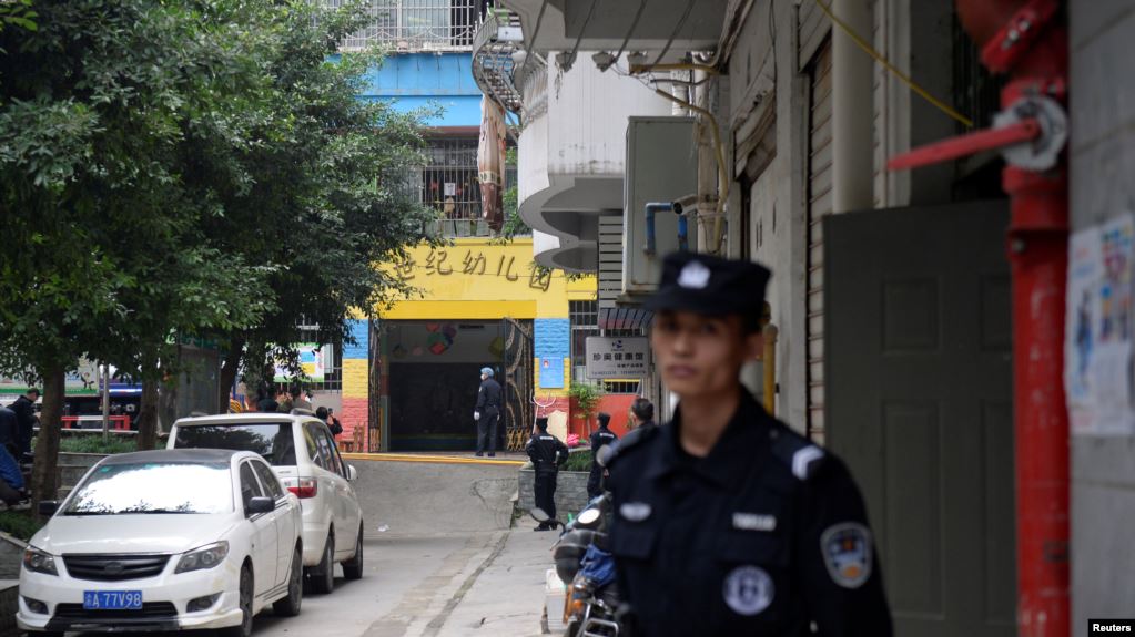 Sulm me thikë në një kopsht fëmijësh në Kinë, të paktën 39 të plagosur