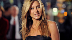 Jennifer Aniston dhuron 1 milion dollarë për luftën kundër racizmit