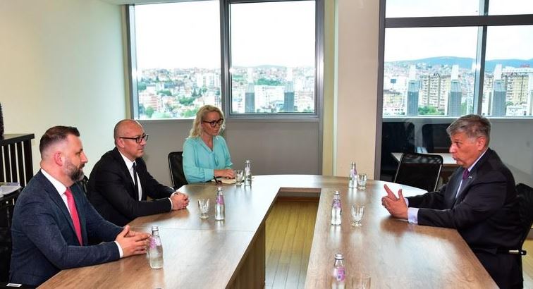 Rakiq e Jevtiq takojnë Kosnettin, thonë se do të jenë partnerë konstruktivë në Qeverinë e re