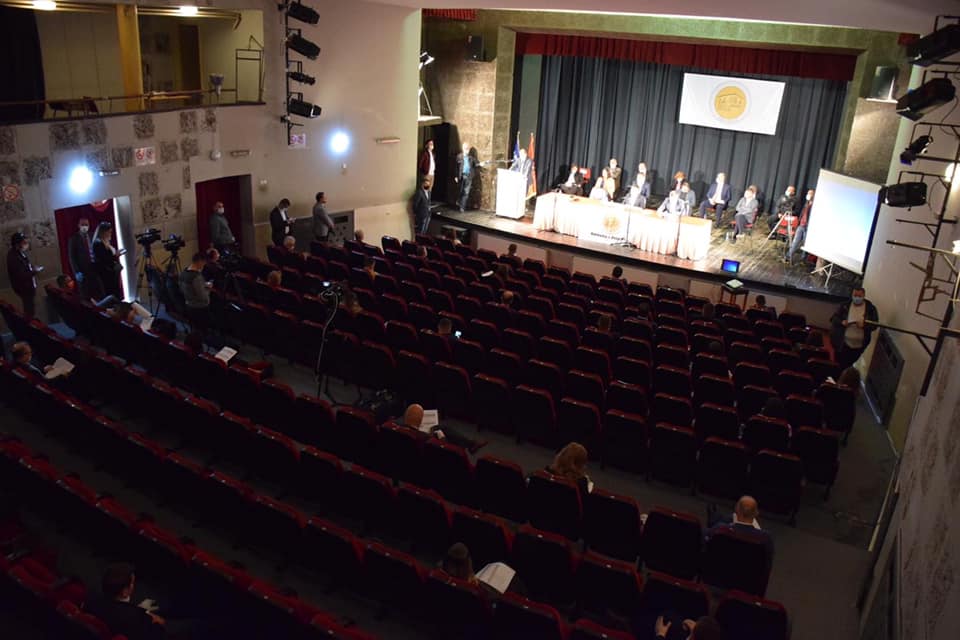 Opozita braktis seancën, dështon rishikimi i buxhetit të Komunës së Prizrenit