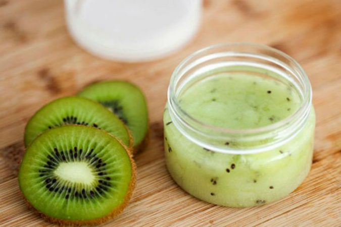 The properties of kiwi in skin whitening natural ways at home