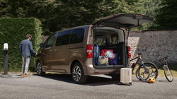 e-Space Tourer, modeli i ri elektrik i Citroenit që ka vend për nëntë udhëtar