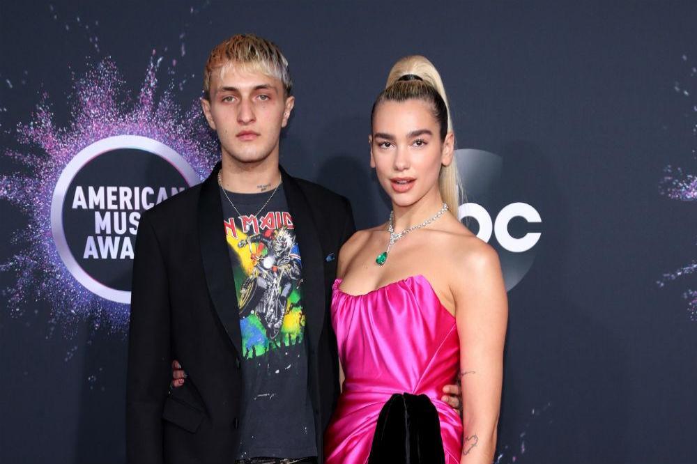 Dua Lipa e shënoi njëvjetorin e lidhjes së saj me modelin Anwar Hadid
