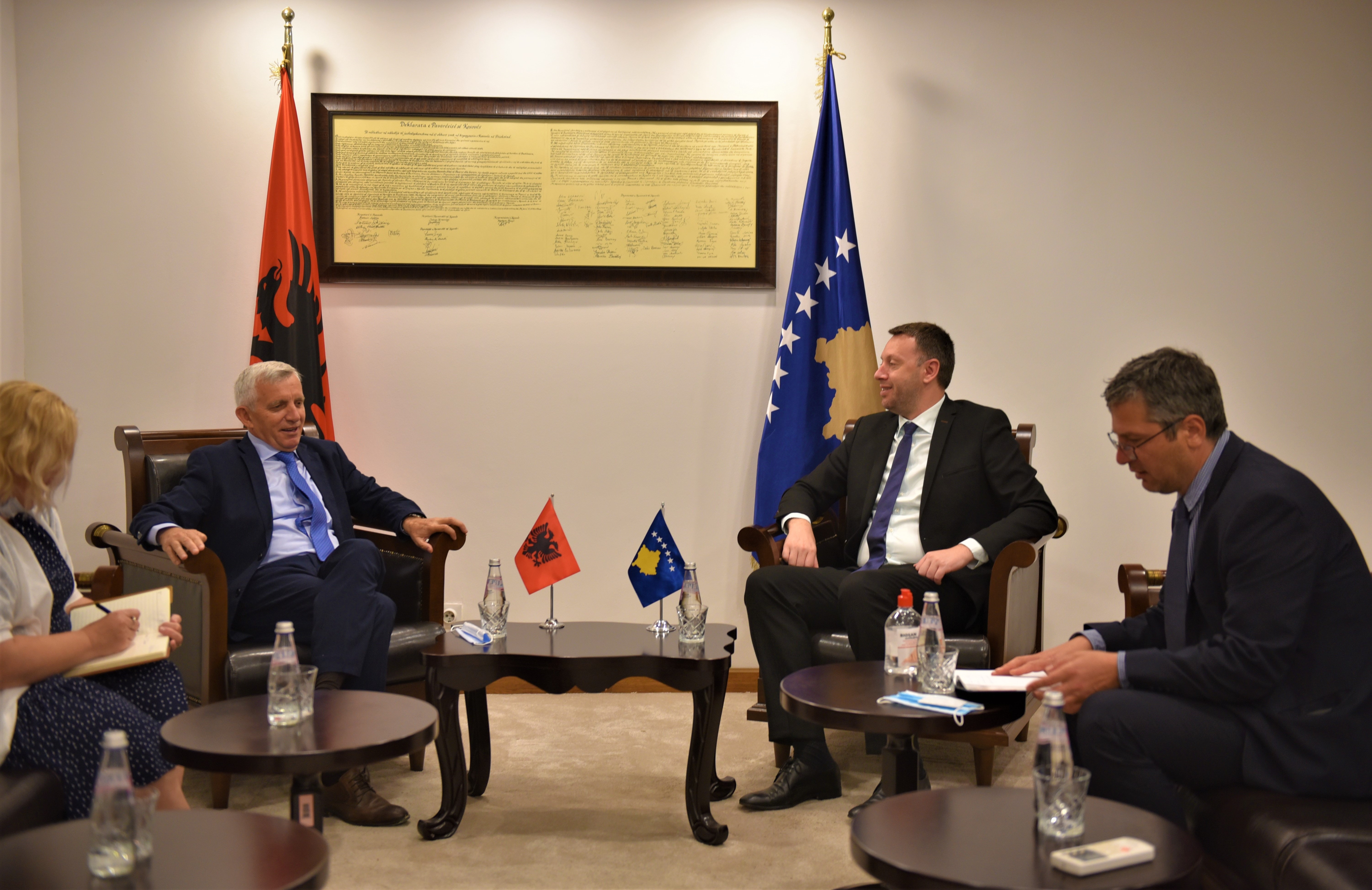 Ministri Arbrashi e ambasadori Minxhozi diskutuan për bashkëpunimin në fushën e infrastrukturës
