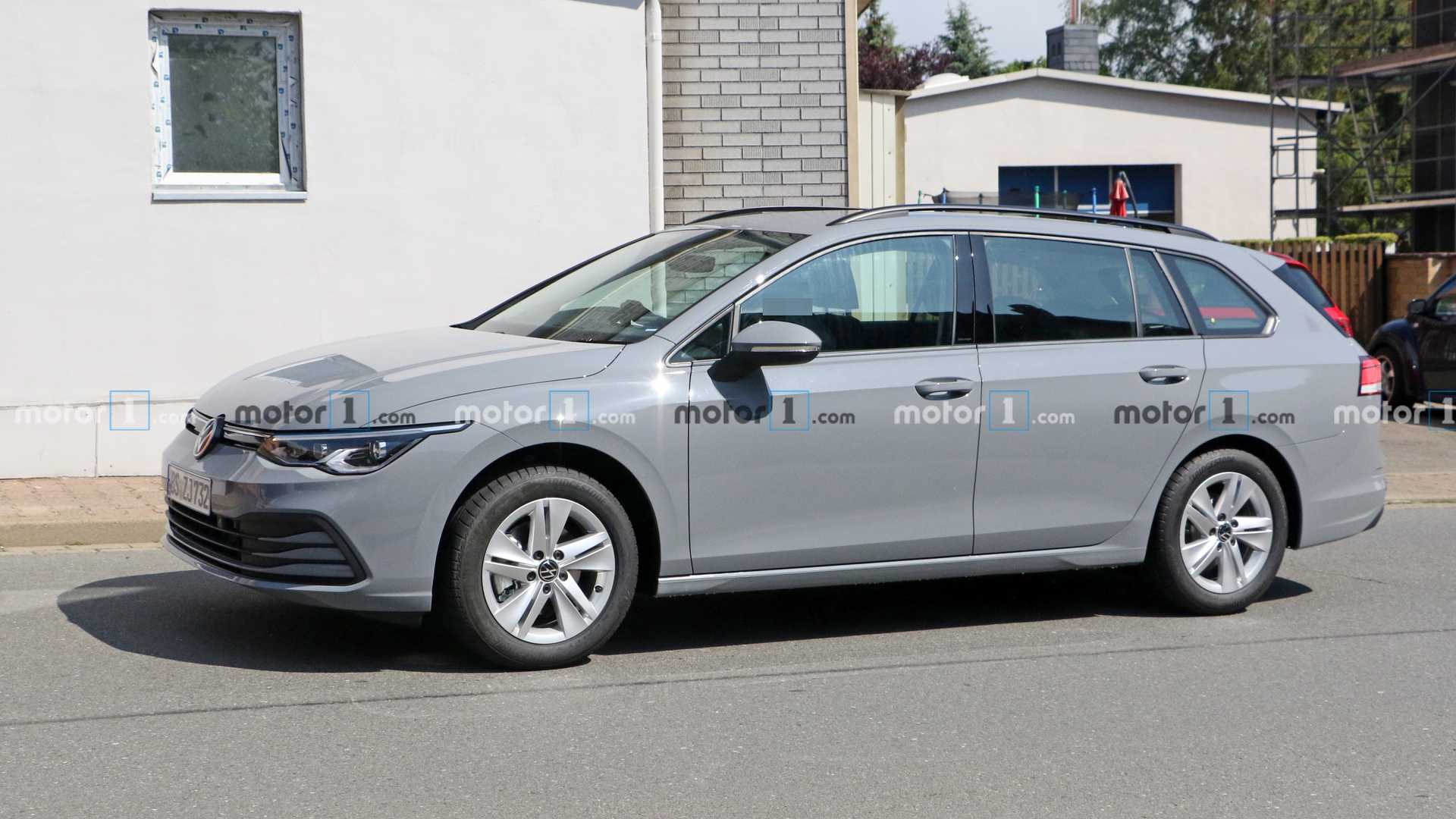 VW Golf 8 Variant is spied again, it may debut towards the end of