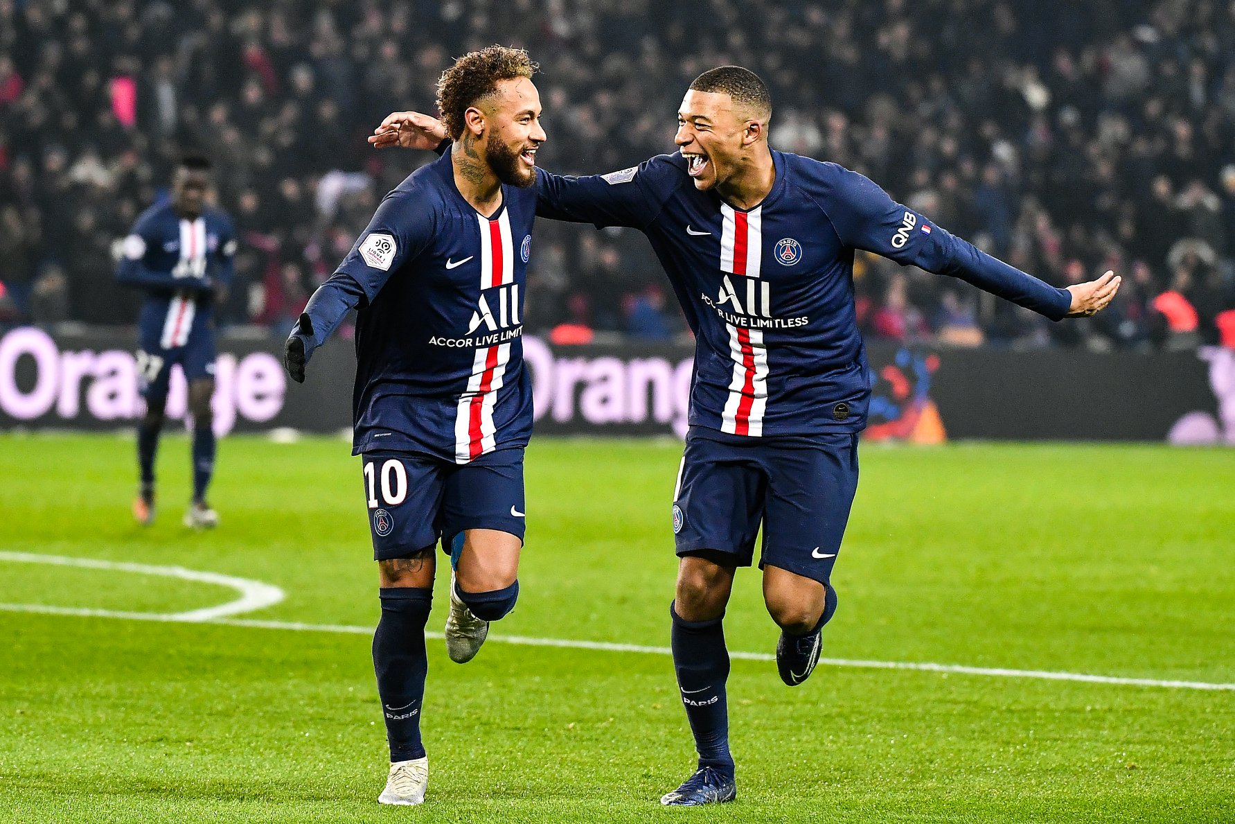 Tifozët francezë kthehen në stadiume nga 11 korriku
